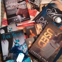 Stephanie’s Book Reports Tote Bag Giveaway – US ONLY